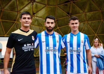 Gimnástica presenta su nueva camiseta