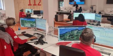 Personal del 112 atendiendo las incidencias por las fuertes lluvias en Cantabria