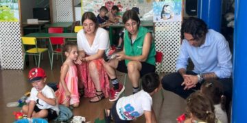 Alcalde visita ludoteca Astillero