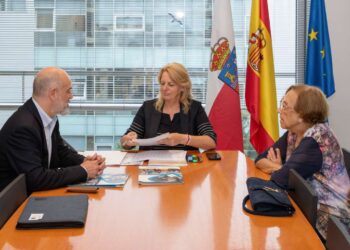 Directivos de Ampros y la consejera de Desarrollo Rural