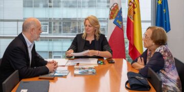 Directivos de Ampros y la consejera de Desarrollo Rural