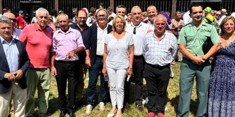 celebrando la festividad de la Virgen de Valvanuz en Selaya