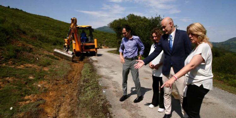 caminos rurales en Los Corrales de Buelna