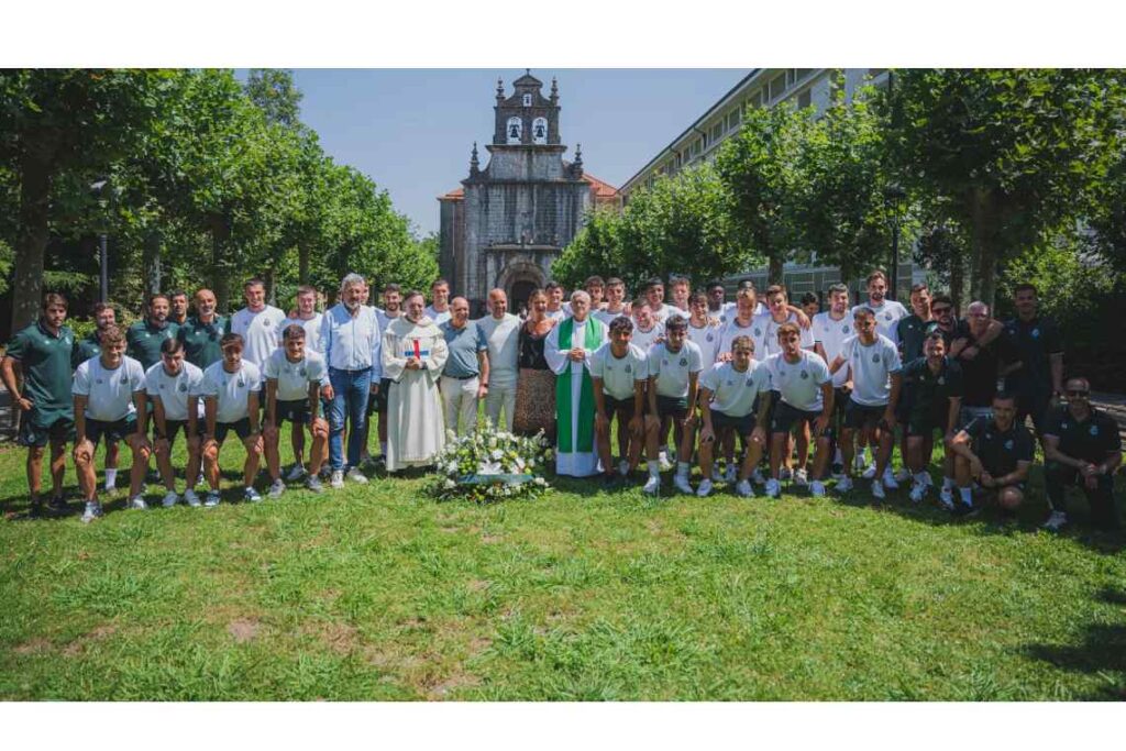 La delegación del Racing con la Bien Aparecida.