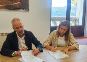 Medio Cudeyo suscriben un convenio de colaboración para ejecutar un parque infantil
