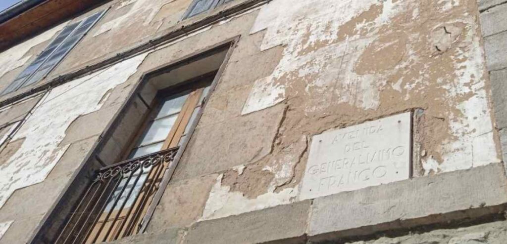 Pdodemo denuncia Avenida Generalísimo Franco en Ontaneda