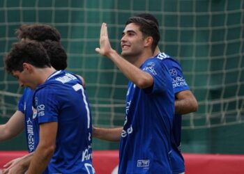 Gol de Seti para el triunfo del CD Laredo en Cartes