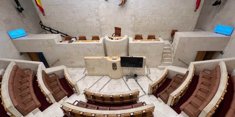 Parlamento de Cantabria inicia el curso con la Ley del Voluntariado