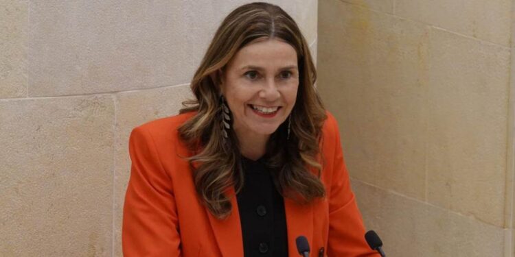 Fernández Viaña reclama quita de deuda para Cantabria