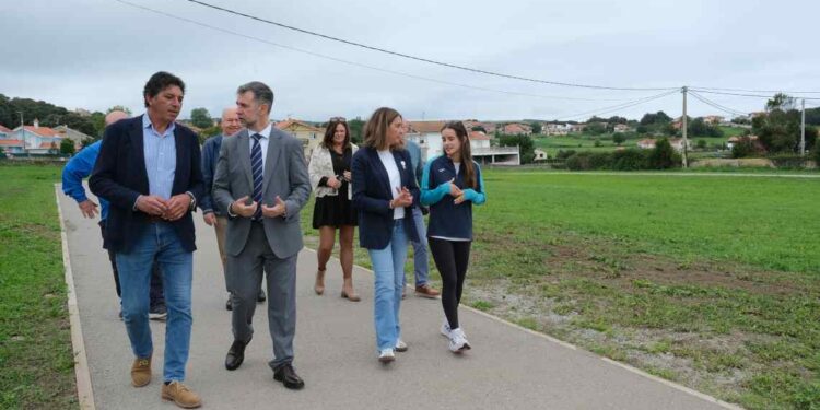 Pista de atletismo en Ajo