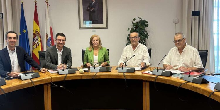 Reunión mesa del Parlamento de Cantabria