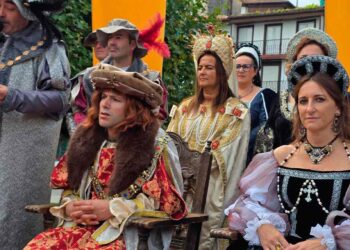 Gómez del Río en la recreación de Carlos V en San Vicente