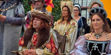 Gómez del Río en la recreación de Carlos V en San Vicente