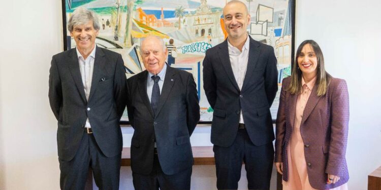 Acto de la firma del convenio de ayudas de fundación caja Cantabria