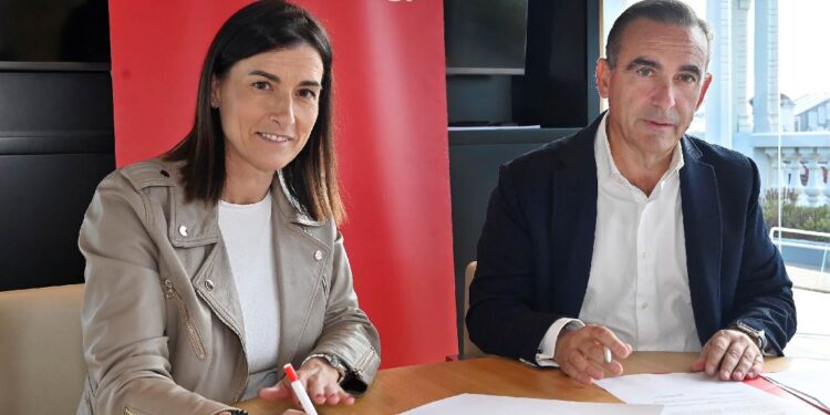 Firma del convenio para apoyar startups en Santander