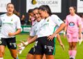Jugadoras del Racing celebrando un gol