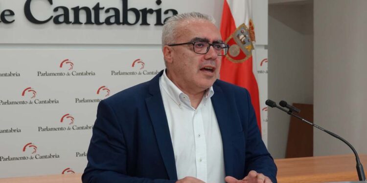 Retraso trenes en Cantabria