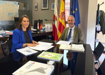 Reunión consejero de Educación con Alcaldesa de Bezana