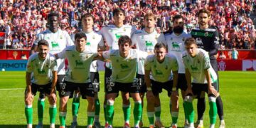El Sporting gana 2-1 al Racing