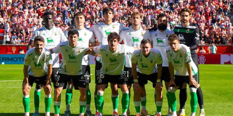 El Sporting gana 2-1 al Racing
