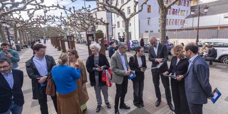 Exposición con paneles sobre Europa en Torrelavega