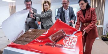Tableta conmemorativa por el aniversario de Nestlé
