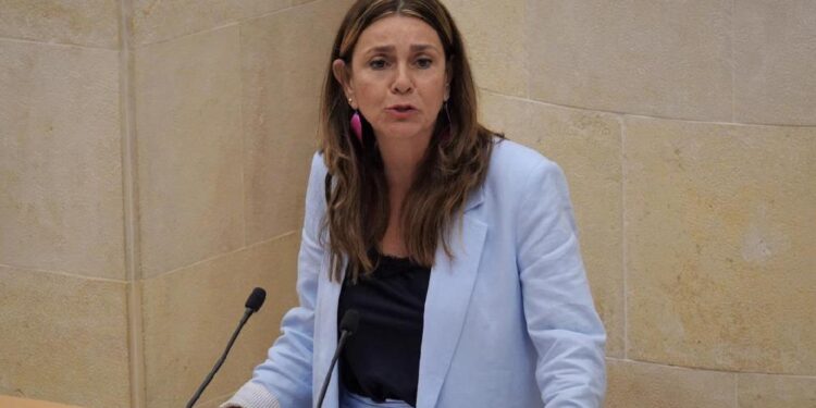 Paula Fernández Viaña, PRC