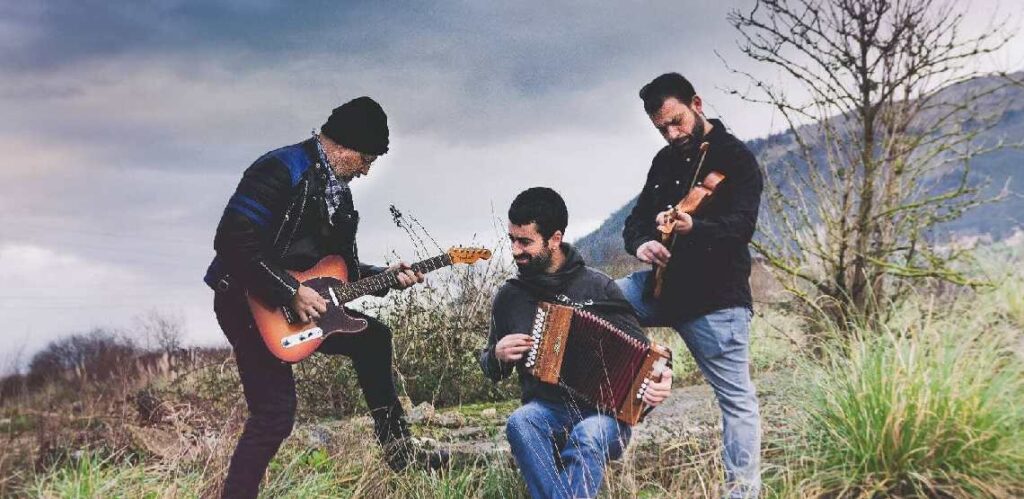 URUNA festival folk