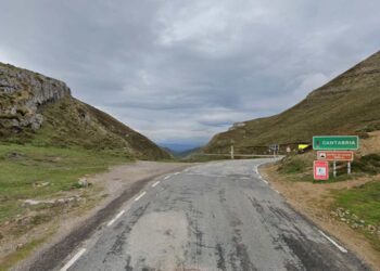 Carretera de San Roque de Riomiera a Lunada