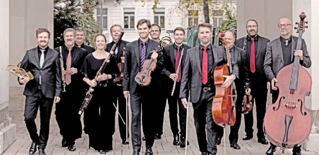 Johann Strauss en la sala argenta del palacio de festivales con la orquesta sinfónica de Viena