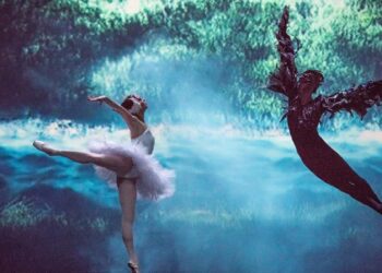 El Lago de los Cisnes en la Sala Argenta del palacio de festivales