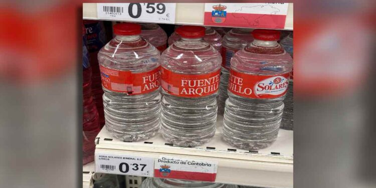 agua envasada en Albacete se vende como "Producto de Cantabria"