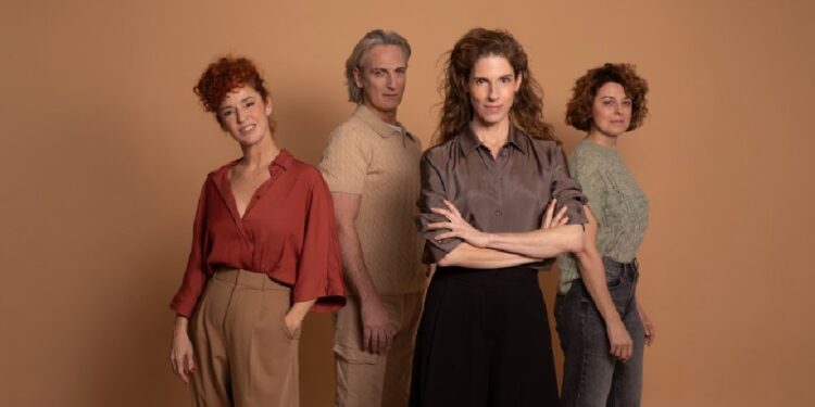 Representación teatral de Viejos tiempos en la Sala Pereda