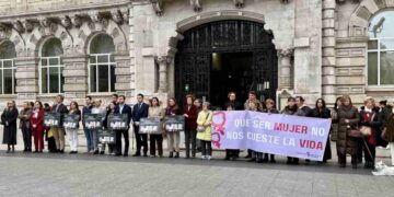 Santander recuerda a las siete últimas mujeres víctimas de violencia de género