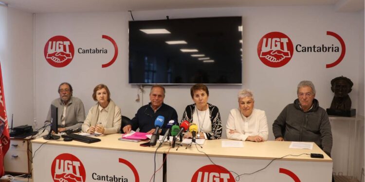 Asociaciones contra el convenio sanitario Santa Clotilde