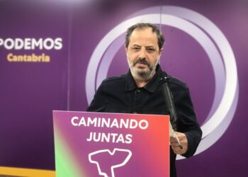 Responsable de Podemos aborda el calendario escolar