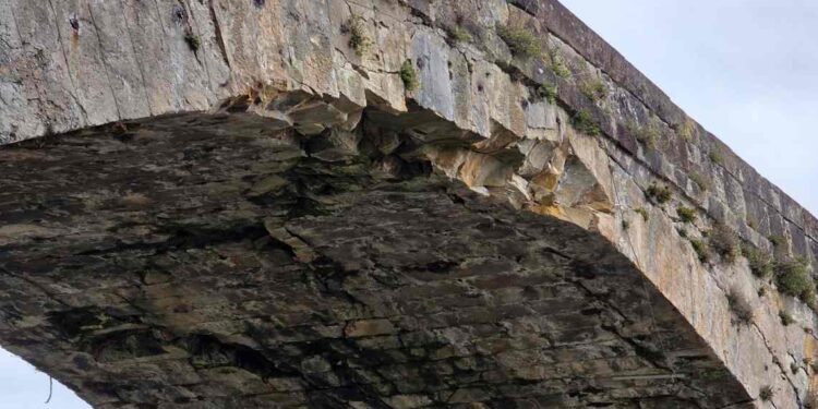 AVIP denuncia el abandono del Puente Viejo de Oruña-Arce en Piélagos