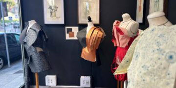 Diseños moda en papel alumnos Cesine