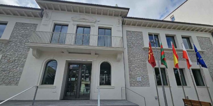 Plazas de administrativo mediante oposición libre