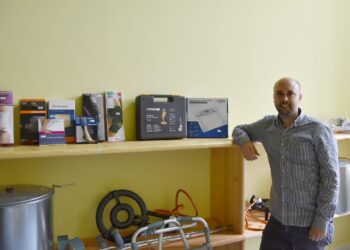 Israel Ruiz Salmón, presenta la objetoteca de Riotuerto