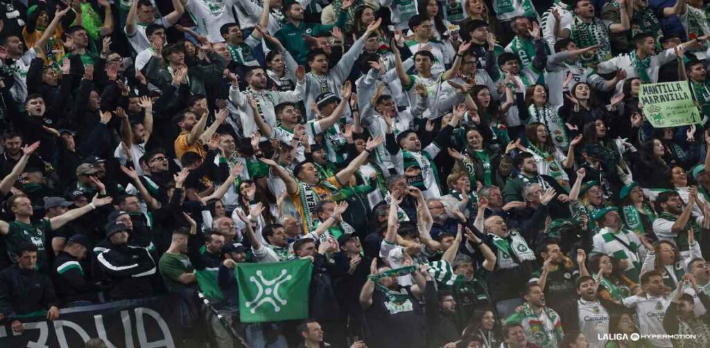 Afición del Racing de Santander en Castellón
