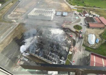 Incendio Nave Los Tánagos