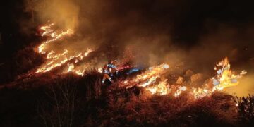 21 incendios forestales activos