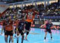 Jugadores del Bathco BM Torrelavega durante un partido de liga