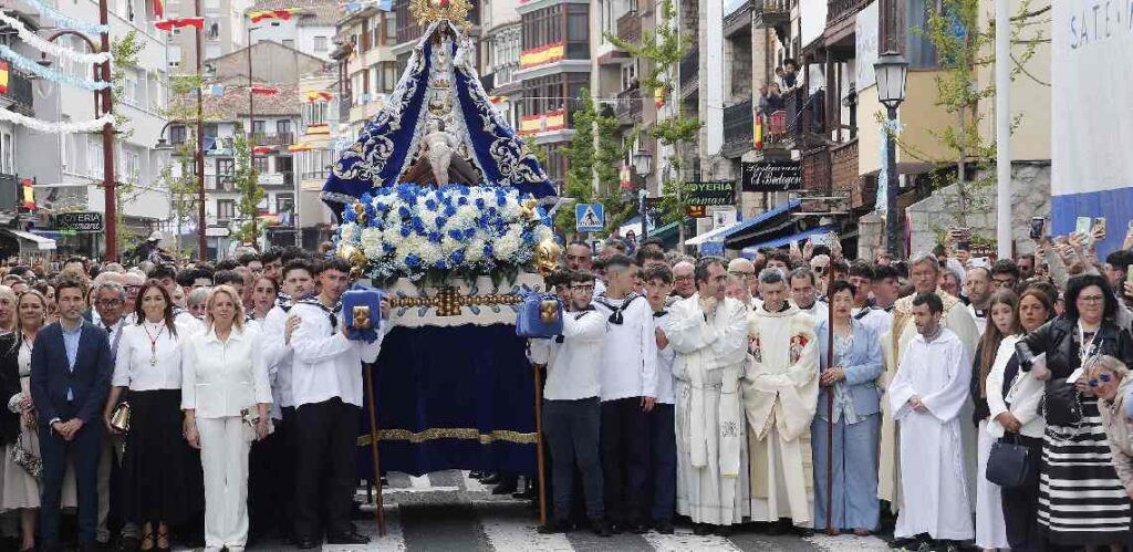 Procesión terrestre en la Folia