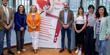 Participantes en la mesa redonda de los Martes de Salud celebrada en Torrelavega