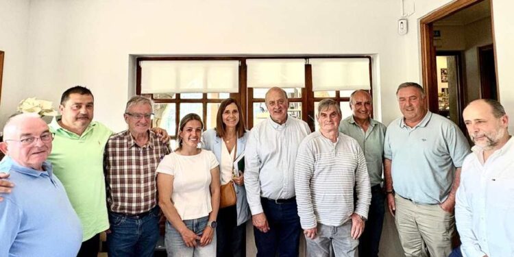 Paula Fernández Viaña informa sobre las ayudas al remo cántabro