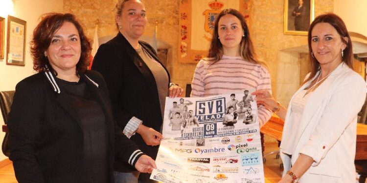 Presentación de la III Velada SVB de boxeo y kickboxing en el Ayuntamiento de San Vicente de la Barquera