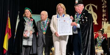 María Jesús Susinos, Cofrade de Honor en Santander