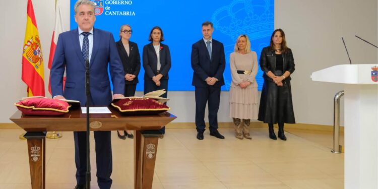 José Luis López Vielba durante su toma de posesión